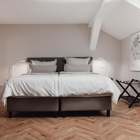 Dom Apartment III - Modern & Zentral Mit Kostenfreiem Parkplatz フルダ エクステリア 写真
