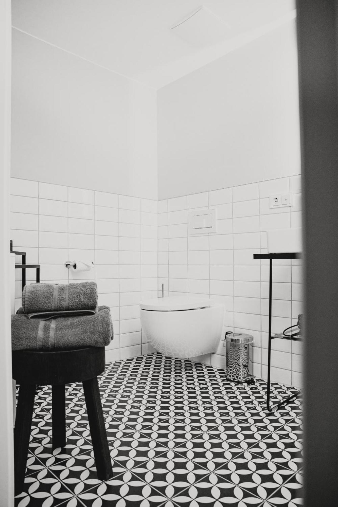 Dom Apartment III - Modern & Zentral Mit Kostenfreiem Parkplatz フルダ エクステリア 写真